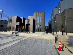 コンビニ・スーパーまで徒歩6分圏内。穂波東IC入口（八木山バイパス）まで車で約9分＾＾遠出のお出かけに便利＾＾