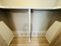 収納力豊富なウォークインクローゼット付き。洋服や小物などを1箇所にまとめて美しい収納を実現します＾＾