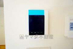 防犯性、セキュリティ対策に安心できるテレビモニター付きインターフォンです。セールスマン対策にもなり安心できます。