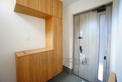 たっぷり収納できるシューズボックスです。