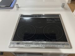 お手入れのしやすいIHクッキングヒーターです。 3口コンロなので、効率よくお料理が楽しめます。毎日のお料理も楽しくなりますね＾＾