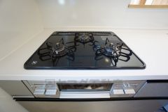 3口コンロなので、効率よく調理ができます。毎日のお料理が楽しくなりますね。