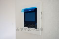 防犯性、セキュリティ対策に安心できるテレビモニター付きインターフォンです。セールスマン対策にもなり安心できます。