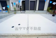 カースペースは並列3台分を確保＾＾ ご夫婦で1台ずつとご友人や急な来客があっても安心です＾＾
