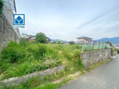 建築条件なし。土地面積50坪以上。西鉄バス「上脇田」停徒歩5分。コンビニまで徒歩5分＾＾スーパー車で約5分＾＾（1.6ｋｍ）