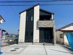 ＪＲ筑豊本線「飯塚」駅まで徒歩14分。西鉄バス「堀池」停徒歩5分＾＾