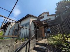 敷地面積広々72坪。