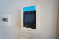 防犯性、セキュリティ対策に安心できるテレビモニター付きインターフォンです。セールスマン対策にもなり安心できます。