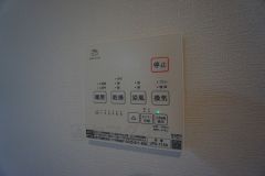 乾燥・暖房・涼風・換気機能がついているので、寒い日の入浴や雨の日の洗濯物などあらゆる面で使えて便利です。