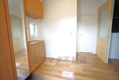 たっぷり収納できるシューズボックスです。家族全員の靴がきれいに整頓できます。