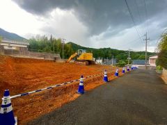 前面道路は交通量が少なく、小さなお子様がいるご家庭も安心です＾＾