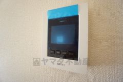 防犯性、セキュリティ対策に安心できるテレビモニター付きインターフォンです。セールスマン対策にもなり安心できます。