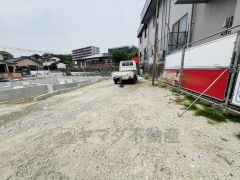 カースペース3台分。ご夫婦で1台ずつと友人や急な来客があっても安心です＾＾穂波東IC入口（八木山バイパス）まで車で約9分。遠出のお出かけに便利＾＾
