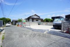 前面道路は交通量が少なく小さなお子様がいても安心です＾＾