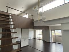 家族が集まる開放的なリビング。約31帖以上の大空間で毎日のお食事が楽しみです＾＾思い思いの時間を過ごしたり、家族みんなで食事をしたり、素敵な団らんの場になりますね。