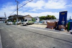 前面道路は公道北側約5ｍ。
