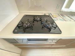 3口コンロなので、効率よくお料理が楽しめます。毎日のお料理も楽しくなりますね＾＾