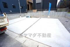 カースペースは並列3台＾＾ ご夫婦で1台ずつとご友人や急な来客があっても安心です＾＾