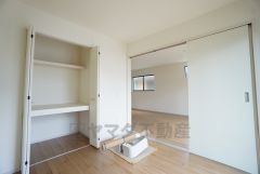 リビングの続き間として利用できます＾＾LDKと洋室合わせて22.1帖の大空間です＾＾