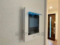 防犯性、セキュリティ対策に安心できるテレビモニター付きインターフォンです。セールスマン対策にもなり安心できます。