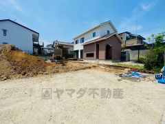 現地（2025年5月）撮影写真。 2025年6月完成予定。 同一ハウスメーカー物件内覧可能です。 お気軽にお問い合わせください＾＾