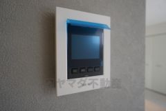 防犯性、セキュリティ対策に安心できるテレビモニター付きインターフォンです。セールスマン対策にもなり安心できます。