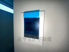 防犯性、セキュリティ対策に安心できるテレビモニター付きインターフォンです。セールスマン対策にもなり安心できます。