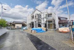 食器洗浄乾燥機、浴室暖房乾燥機、温水洗浄便座標準装備。田川バイパスまで車で約5分（350ｍ）遠出のお出かけや通勤に便利＾＾