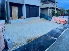 前面道路は南西側約4.6ｍ。 カースペースは並列3台分を確保＾＾ご夫婦で1台ずつとご友人や急な来客があっても安心です＾＾