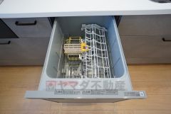 家事の時間が短縮できる食器洗浄乾燥機付。後片付けもラクラクです。