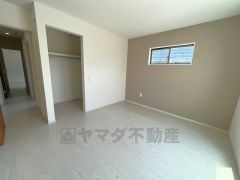 日当たりがよく、寝室としての利用もおすすめ。WICもあり荷物もすっきり片付けられ、ゆとりのある暮らしが出来ます＾＾