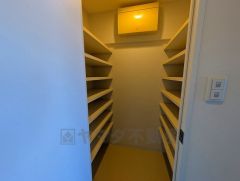 収納力豊富なシューズクローゼット付き。1箇所にまとめてスッキリ美しい収納を実現します＾＾