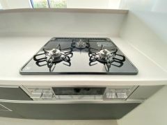 3口コンロなので、効率よくお料理が楽しめます。毎日のお料理も楽しくなりますね＾＾