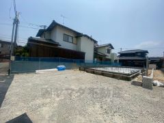 カースペースは並列駐車2台付き。 ご夫婦で一台づつ所有できます＾＾