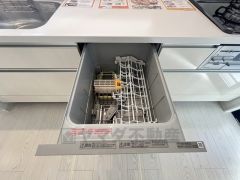 家事の時間が短縮できる食器洗浄乾燥機付。後片付けもラクラクです。