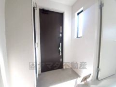 たっぷり収納できるシューズボックスです。