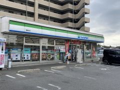 ファミリーマート　篠栗庄