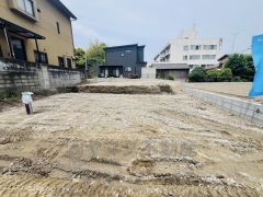 西鉄バス「篠栗上町・須賀神社前」停まで徒歩1分。スーパーまで徒歩9分。 コンビニまで徒歩13分。周辺環境充実。