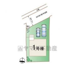 カースペースは2台並列で駐車出来ます＾＾ ご夫婦で1台ずつ所有できて便利です＾＾ 前面道路は交通量も少ないため駐車もスムーズです＾＾