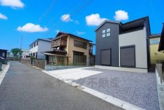 高断熱Low－E複層ガラス、省エネ給湯器、浴室暖房乾燥機、スタディカウンターなど生活を豊かにする設備が満載。