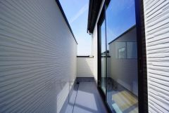 お天気の良い日はお洗濯物がよく乾きそうな日当たり良好のバルコニーです＾＾