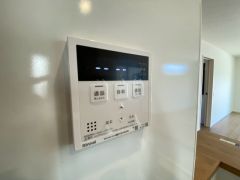 おいだき機能つきなのでお風呂に入る時間が異なるご家庭には嬉しいですね。ボタン一つで快適で便利な生活が＾＾