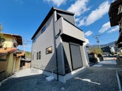 イオンモール福岡まで車で約24分（7.7ｋｍ）お買い物やお食事、映画鑑賞なども楽しめます＾＾