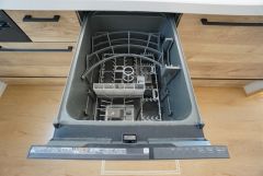 家事の時間が短縮できる食器洗浄乾燥機付。後片付けもラクラクです。