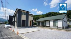 敷地64坪以上。イオン穂波ショッピングセンター車で約8分（2.4ｋｍ）駐車4台＾＾設備仕様も充実＾＾