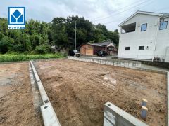 ＪＲ筑豊本線「新飯塚」駅まで徒歩約25分（1.8ｋｍ）。お気に入りの家具とインテリアでステキな部屋を作りましょう。