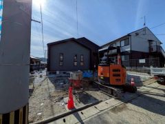 駐車スペースはゆとりある4台分を確保。マイカー用に、お客さま用に、余裕を持ってご利用いただけます。