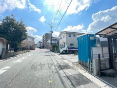 幅広いため、車の離合や駐車がスムーズです＾＾