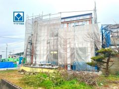 コンビニまで徒歩6分。スーパーまで徒歩13分。ドラッグストアまで徒歩12分。