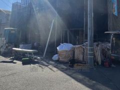 駐車スペースはゆとりある2台分を確保。マイカー用に、お客さま用に、余裕を持ってご利用いただけます。 須恵ICまで車で約5分（1.4ｋｍ）